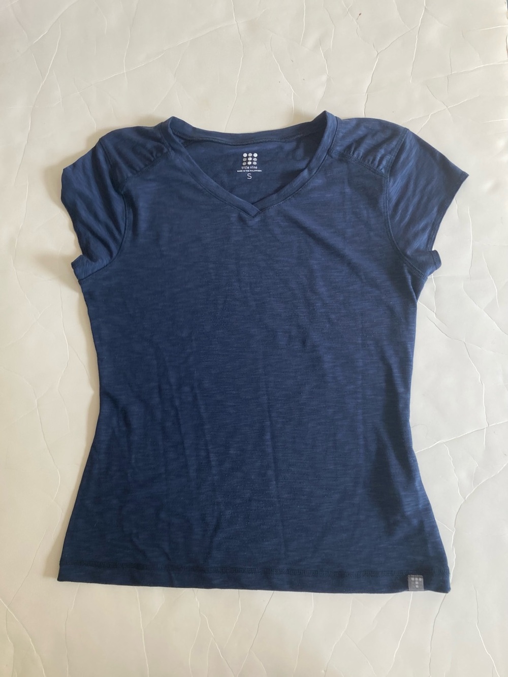 Title nine matahari v neck ruched active tee small EUC